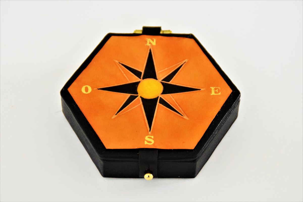 pocket sundial all in leather