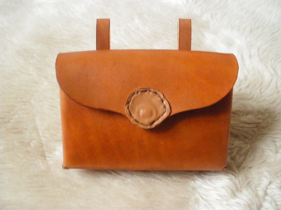 Handcrafted leather belt pouch