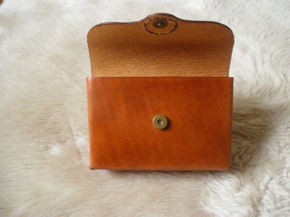 Handcrafted leather belt pouch