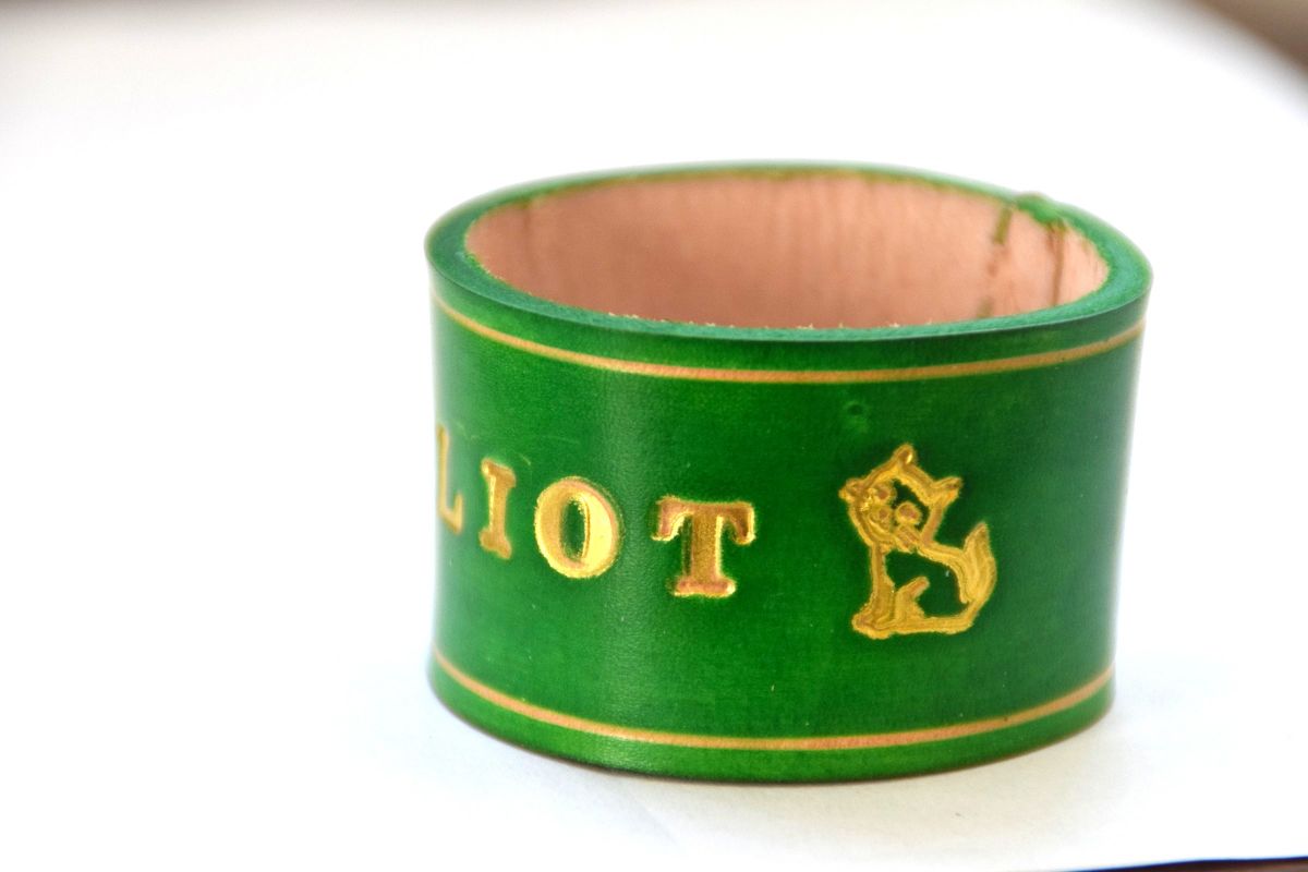 Personalized napkin ring with gold engraving