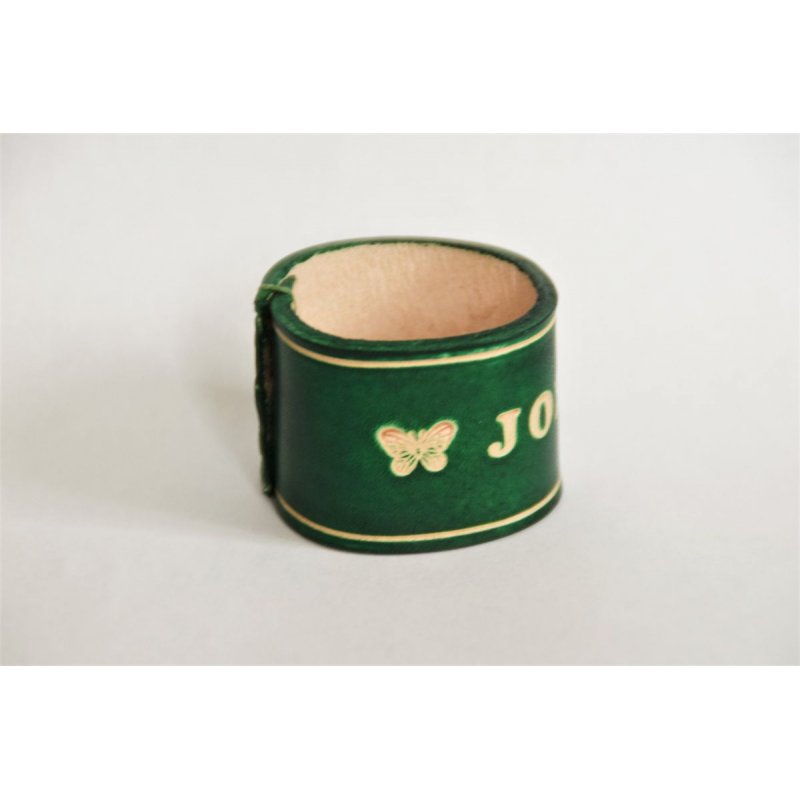 Customizable napkin ring with first name