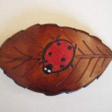 barrette leaf model with ladybug